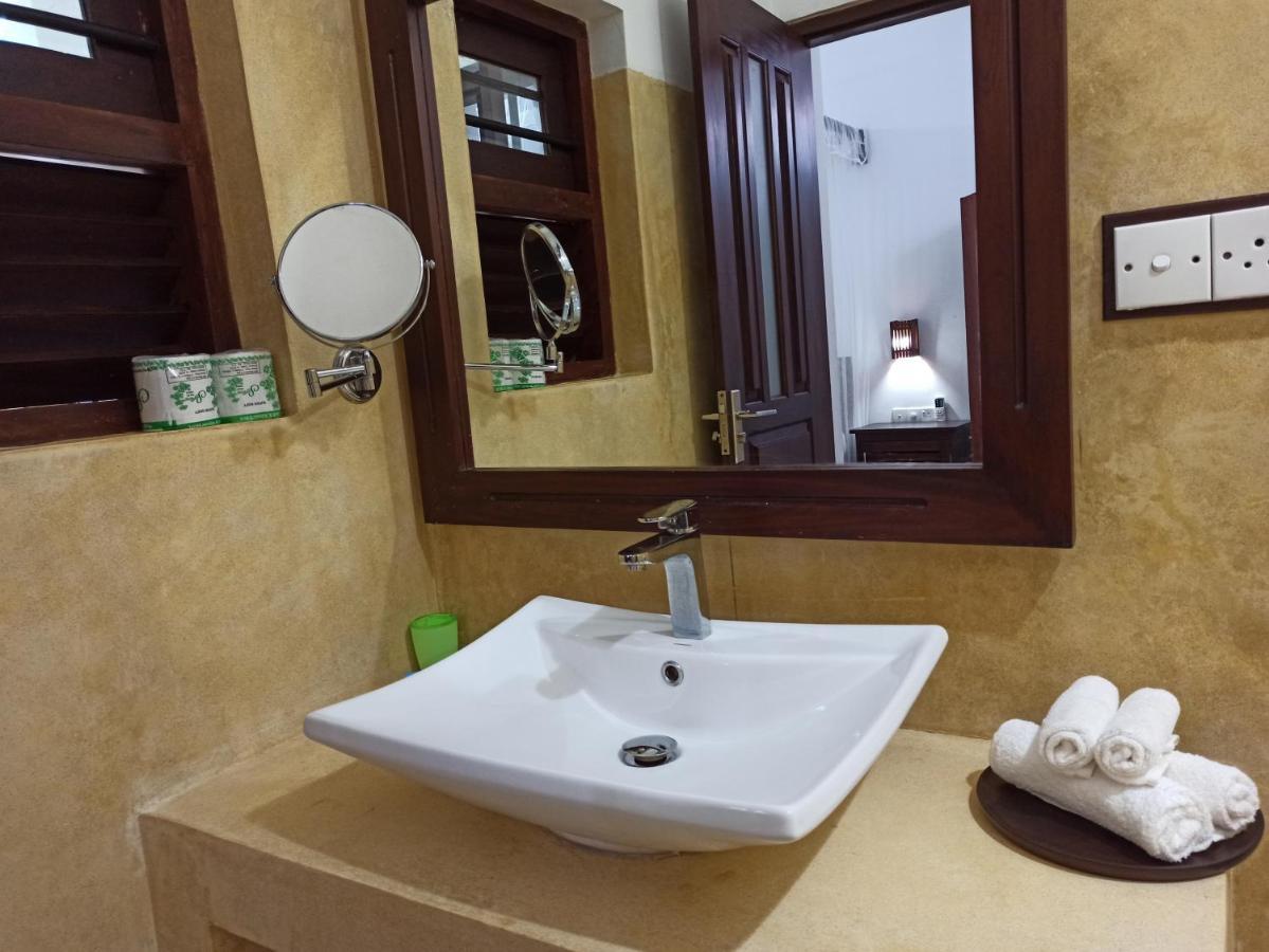Butterfly Jewel Bed & Breakfast Unawatuna Exterior photo