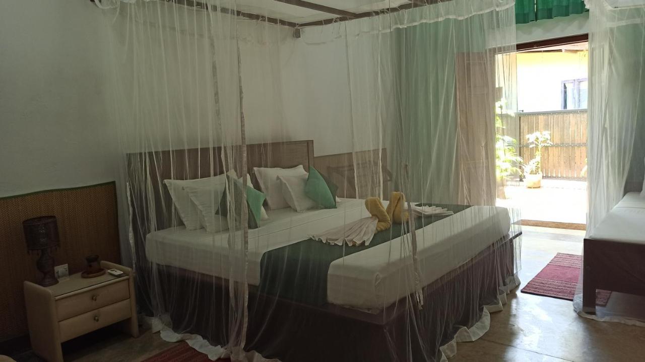 Butterfly Jewel Bed & Breakfast Unawatuna Exterior photo
