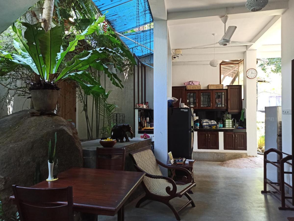Butterfly Jewel Bed & Breakfast Unawatuna Exterior photo